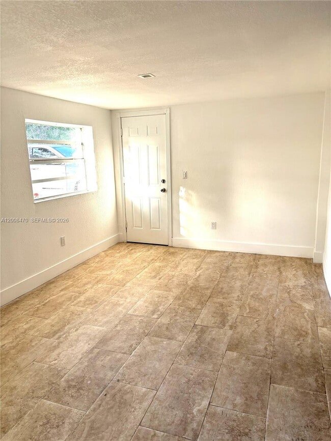 Building Photo - 1416 SW 33rd Ct