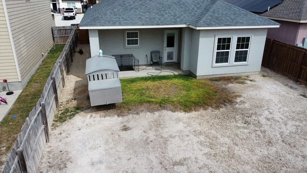 Building Photo - 1012 Tesoro Hls
