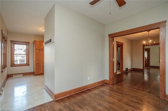 Building Photo - 1206 Edwards Ave