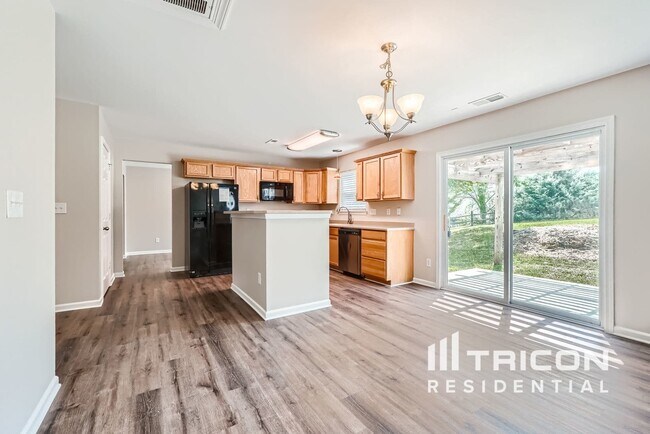 Building Photo - 2496 Ivy Creek Frd