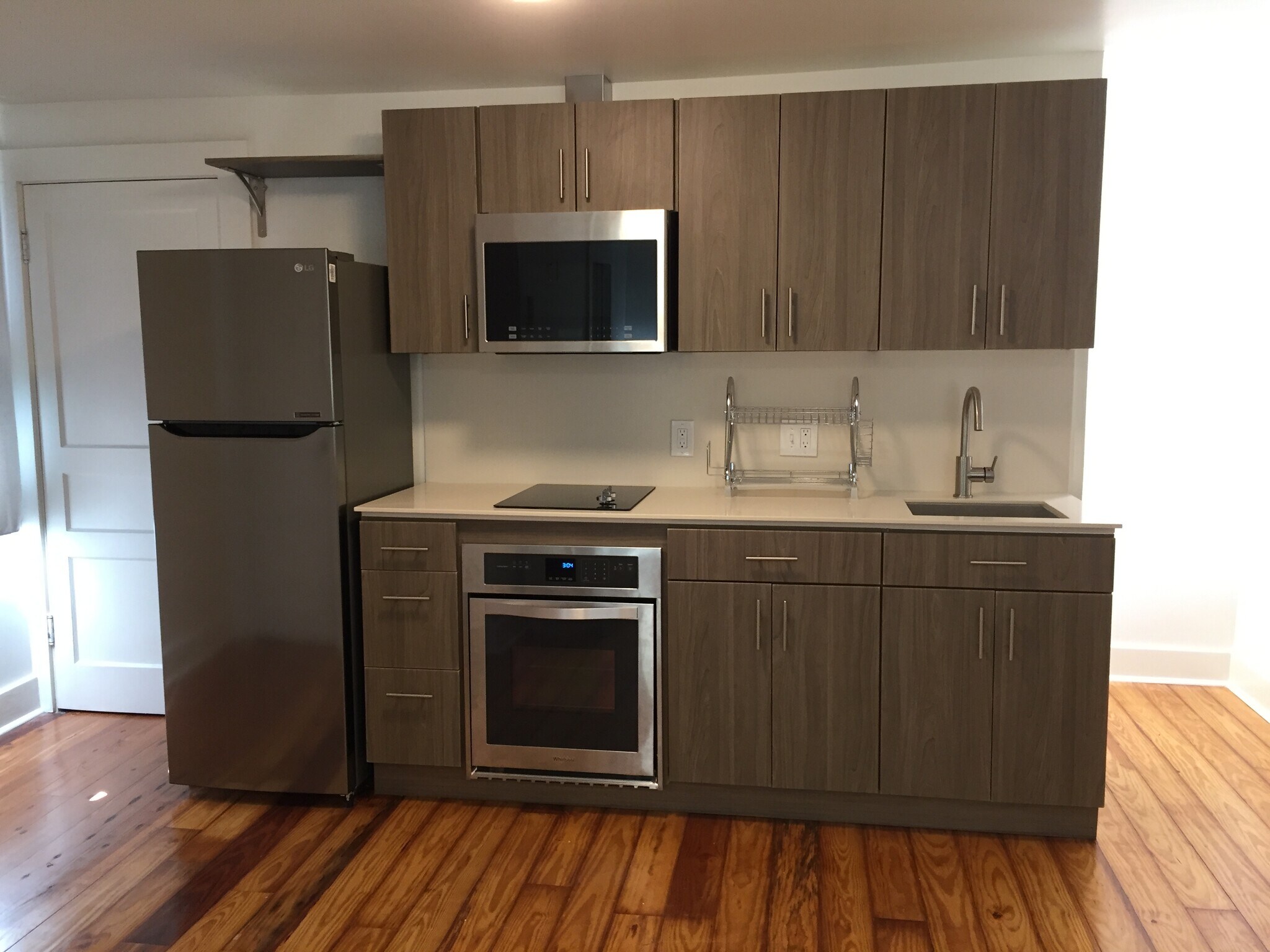 Building Photo - 800 Roosevelt Pl