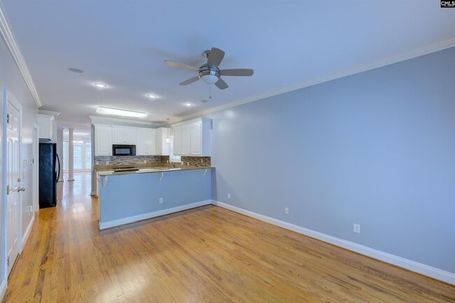 Building Photo - 2 Rose Dew Ln