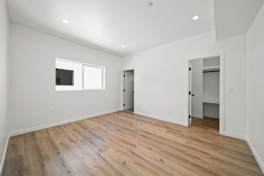 Building Photo - 6049 Craner Ave