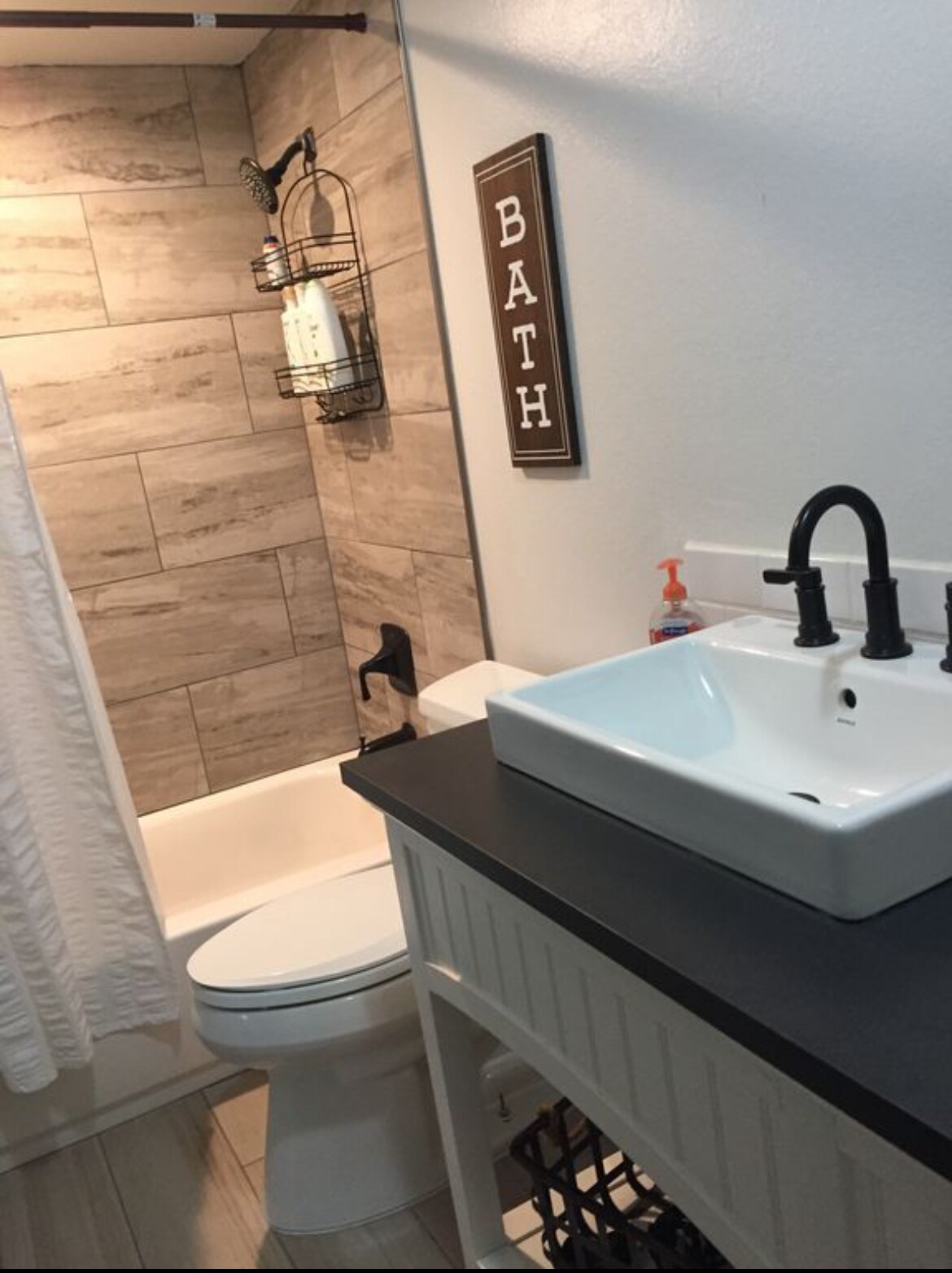 Building Photo - 1628 Lindley Dr