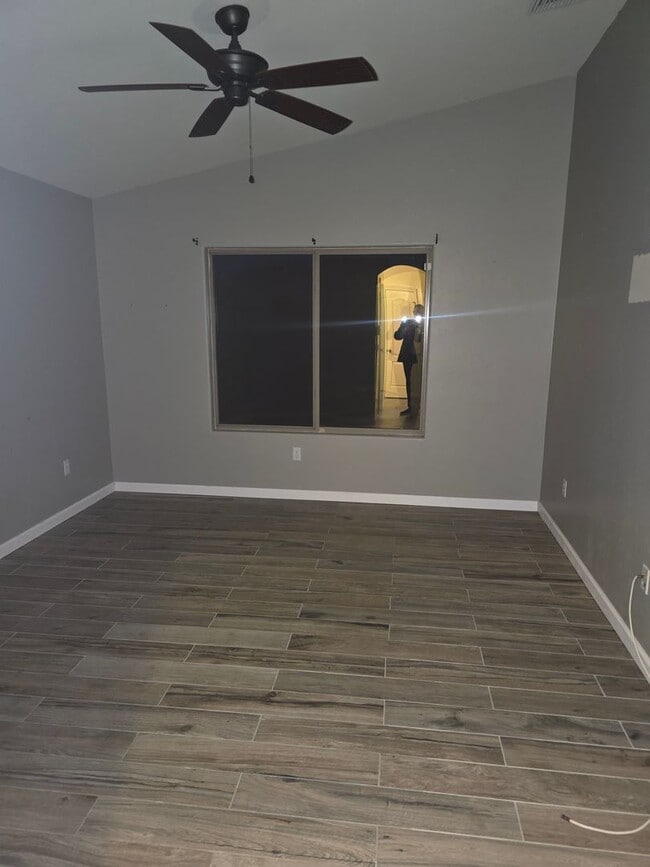 Building Photo - Beautiful 3 bedroom, 2 bath Home available