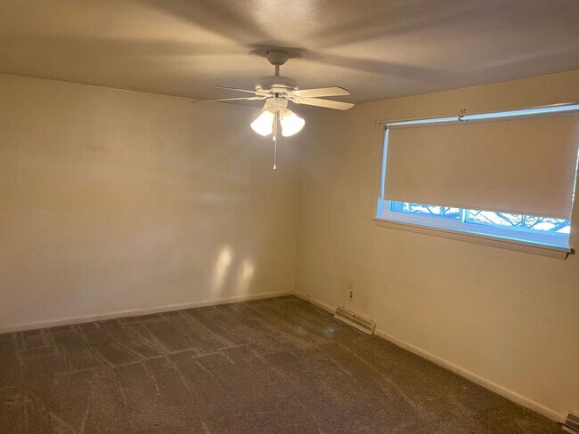 Building Photo - 2516 W Newman Pkwy