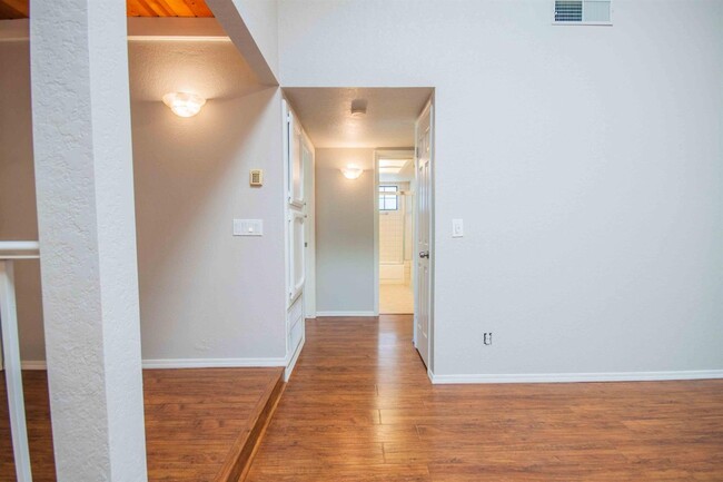 Building Photo - 7079 N Teilman Ave