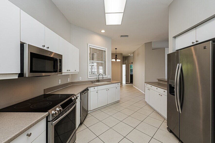 Building Photo - 6282 Rock Creek Cir