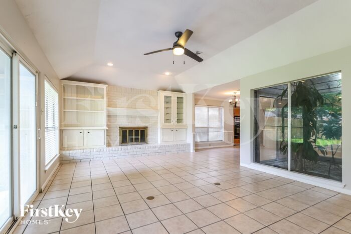 Building Photo - 25202 Tuckahoe Ln