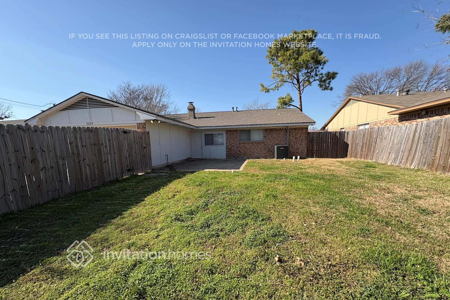 Building Photo - 2324 Lovell Dr