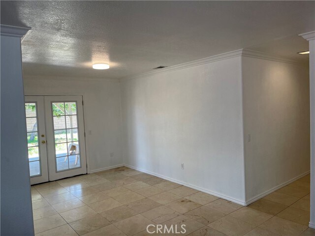 Building Photo - 1049 S Alice Ave