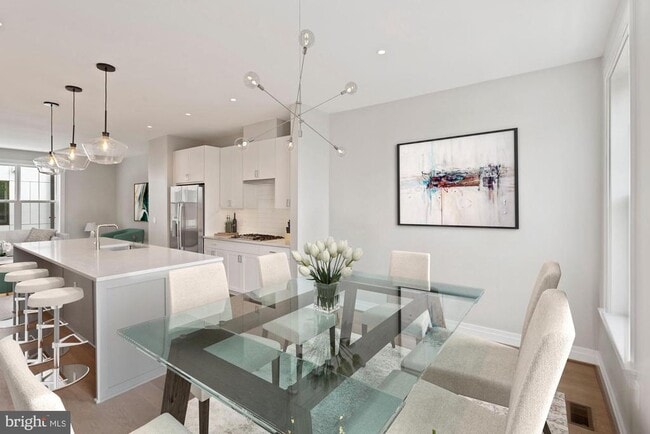 Building Photo - 203 Montgomery St