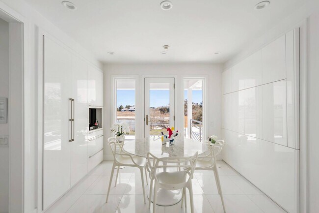 Building Photo - 64 West End Rd