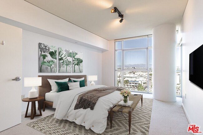 Building Photo - 13650 Marina Pointe Dr