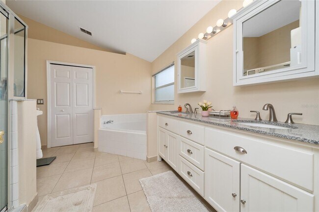 Building Photo - 1610 Oak Hill Trail