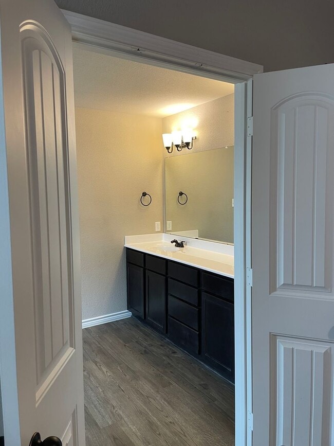 Building Photo - **NO PETS*** | Beautiful Single-Story 4 BR, 2.5 Bath | Covered Patio | Close to Fort Cavazos