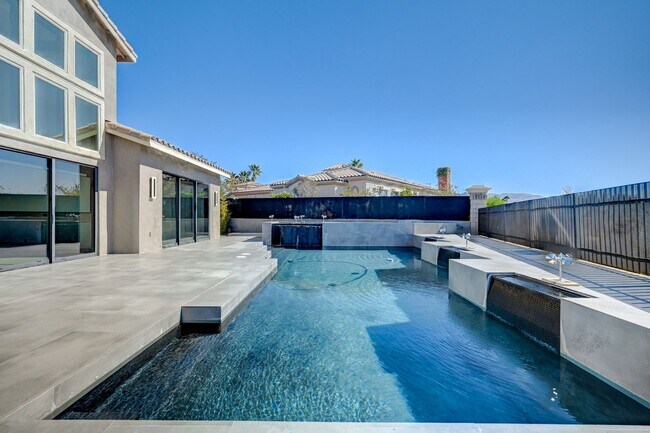 Building Photo - DREAMY 4BEDROOM HOME WITH POOL & BEAUTIFUL...