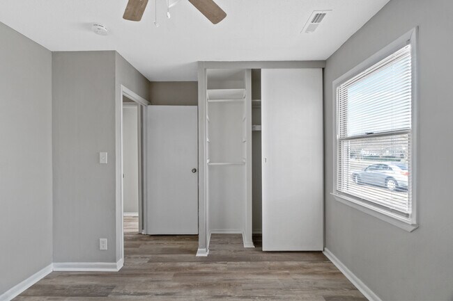 Building Photo - 328 Crisfield Rd