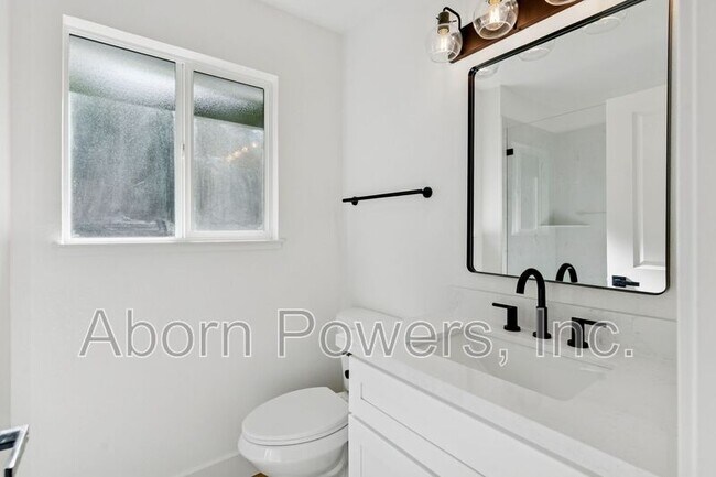 Building Photo - 9752 Woodhollow Way