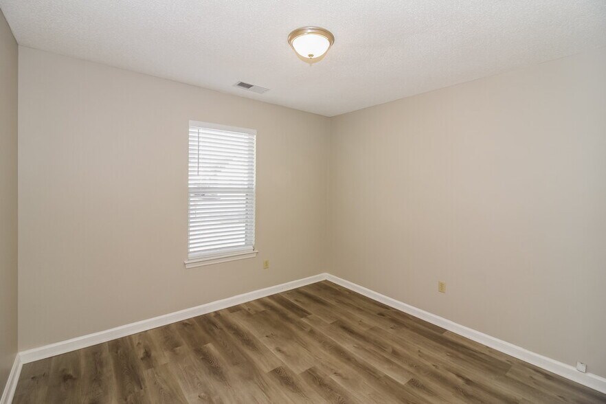 Building Photo - 6731 Kimberly Dr