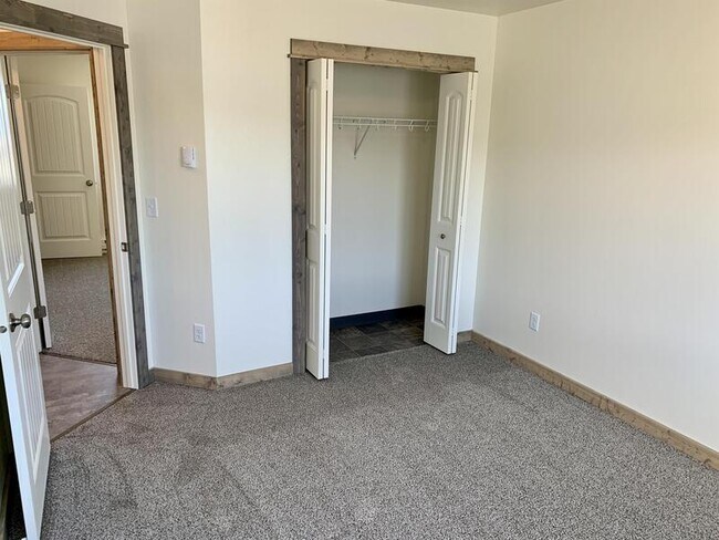 Building Photo - 810 Gibbon St