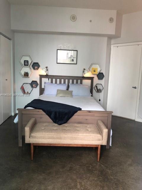 Building Photo - 350 NE 24th St