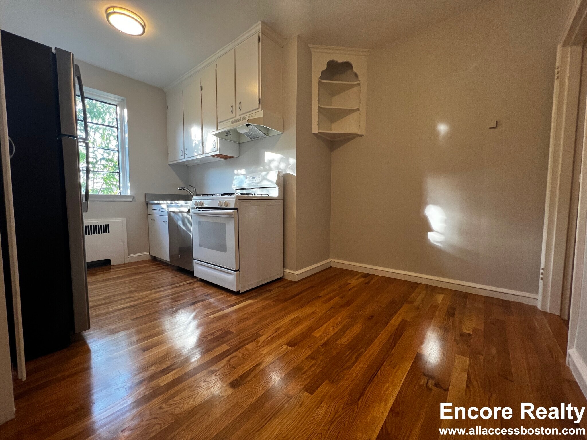 Building Photo - 105 Longwood Ave