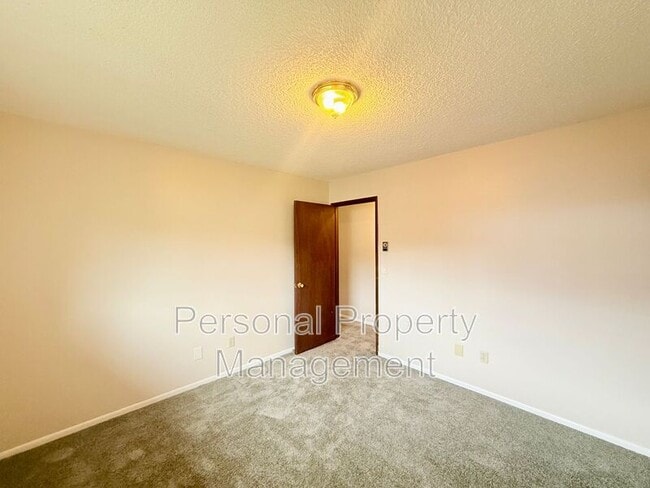Building Photo - 1335 Z St