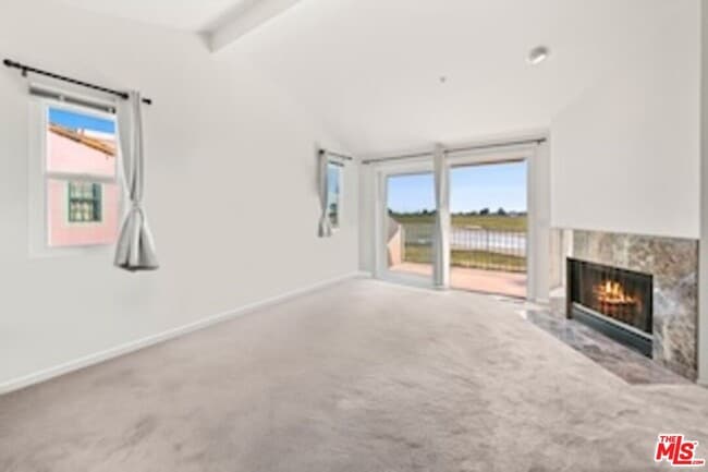 Building Photo - 4297 Carpinteria Ave