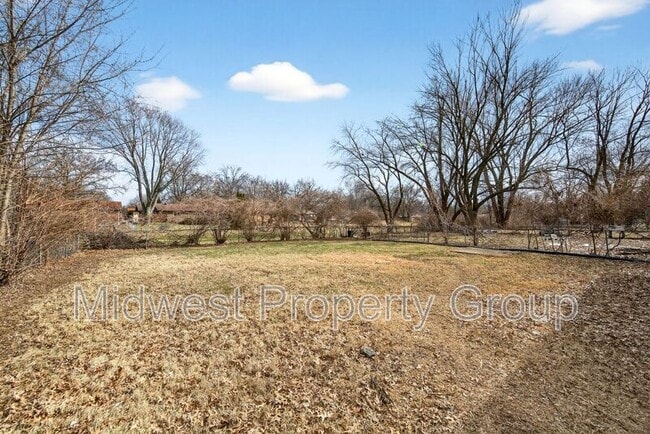 Building Photo - 2224 Millvalley Dr