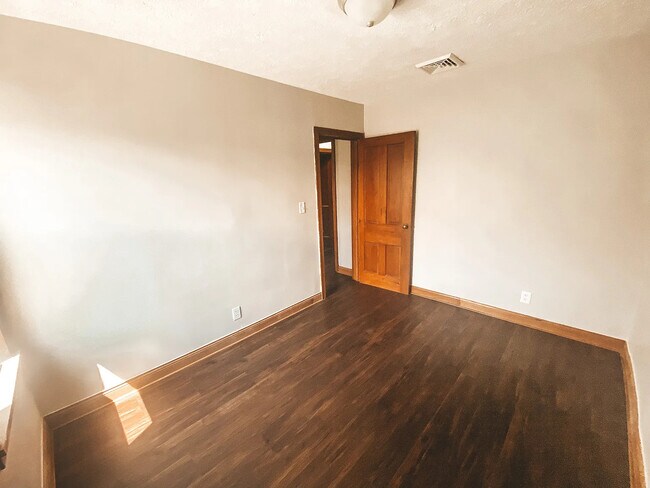 Building Photo - Triplex