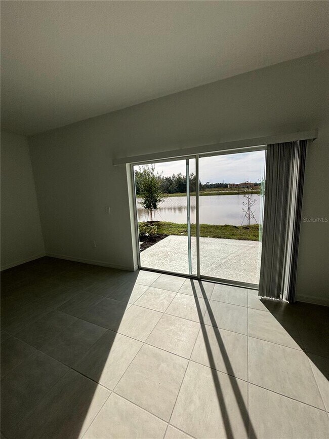 Building Photo - 2236 Portrait St