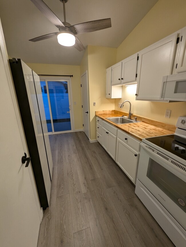 Kitchen; 9 x 12.5 - 28 Cheshire St