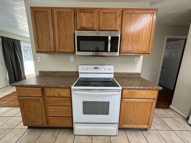 Building Photo - 1296 Buccaneer Dr