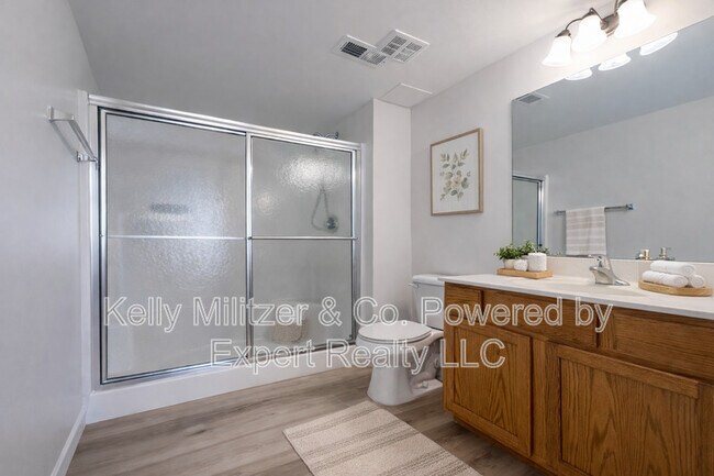 Building Photo - 406 S Church St