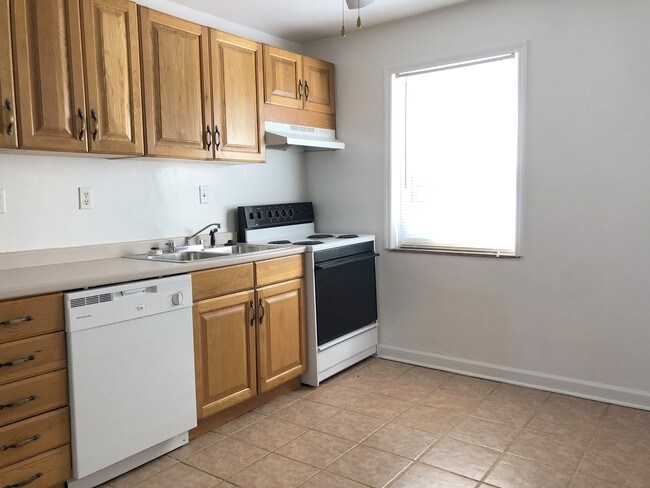 Building Photo - 108 Elizabeth St