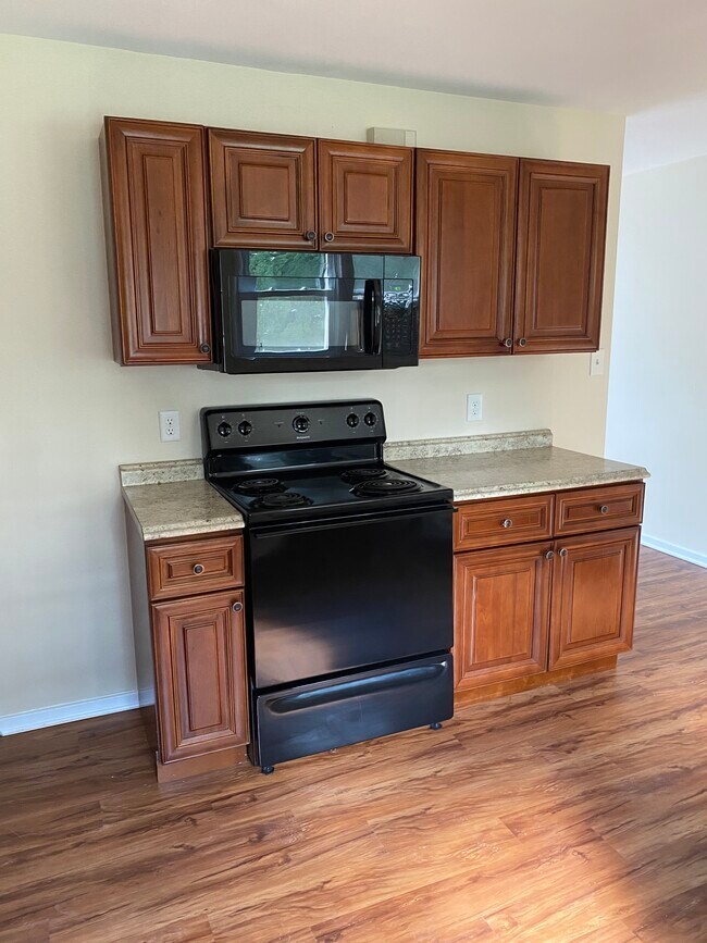 Building Photo - 480 Berkshire Ln