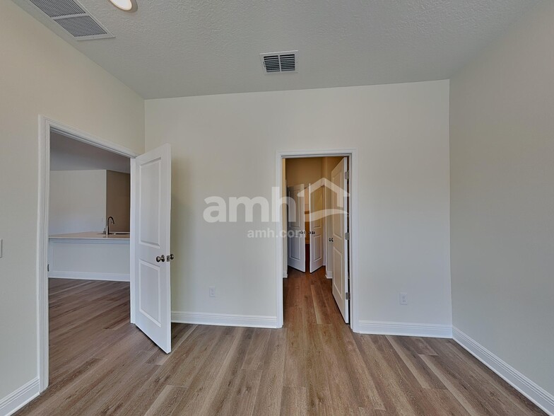 Building Photo - 1533 Blue Nile Pt