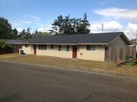 Building Photo - 1728 - Arthur Street Duplex