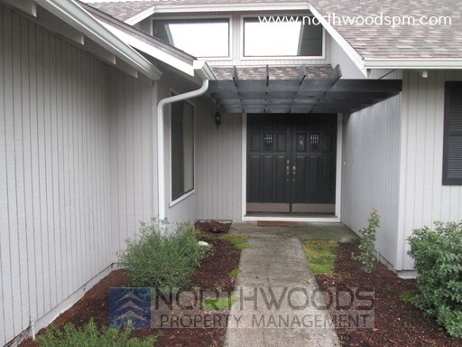 Building Photo - ***MOVE IN SPECIAL $600 off First Month's ...