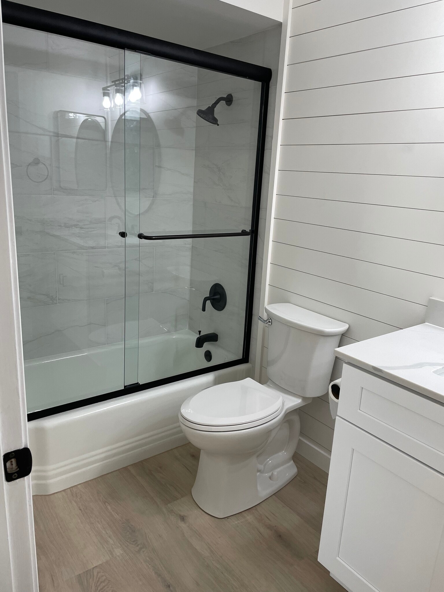 Main Bathroom - 11227 N Coggins Dr