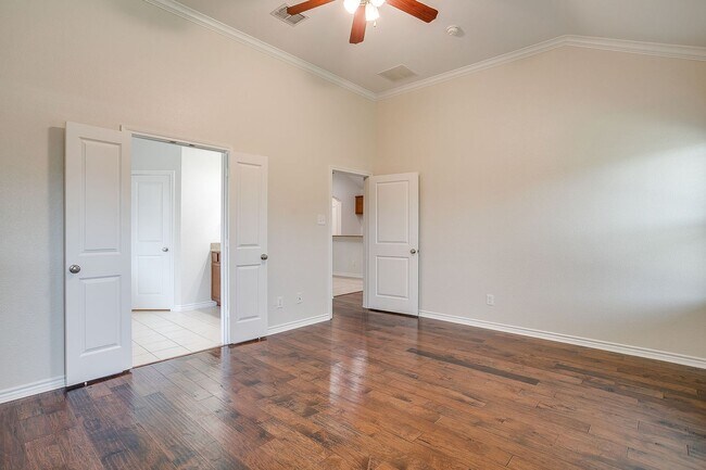 Building Photo - 3801 Weatherstone Dr