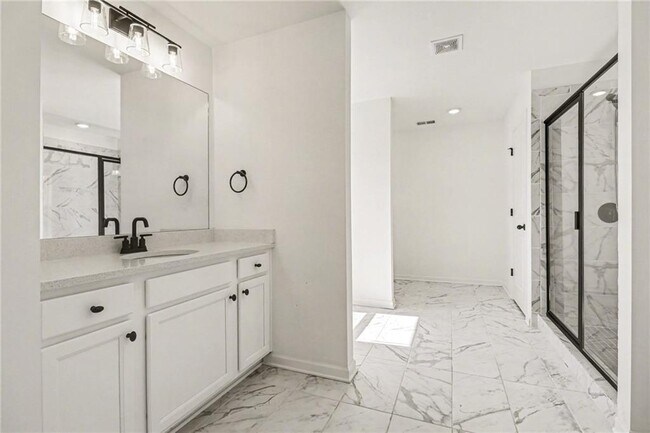 Building Photo - 5510 Bower Pl