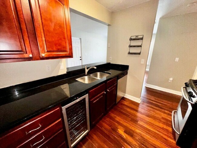 Building Photo - 2071 Dixie Belle Dr