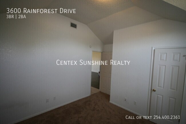 Building Photo - 3600 Rainforest Ln