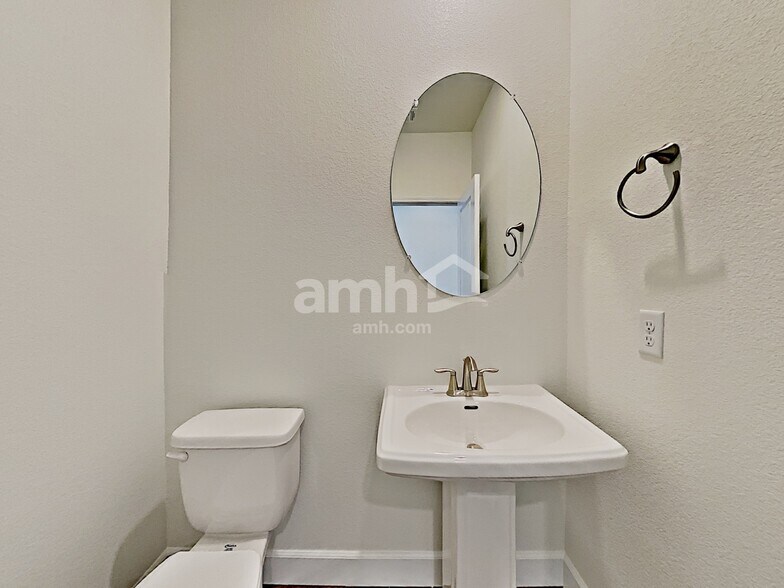 Building Photo - 8109 Inhibition Ct