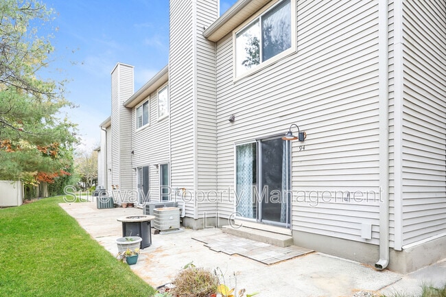 Building Photo - 94 Teal Ct