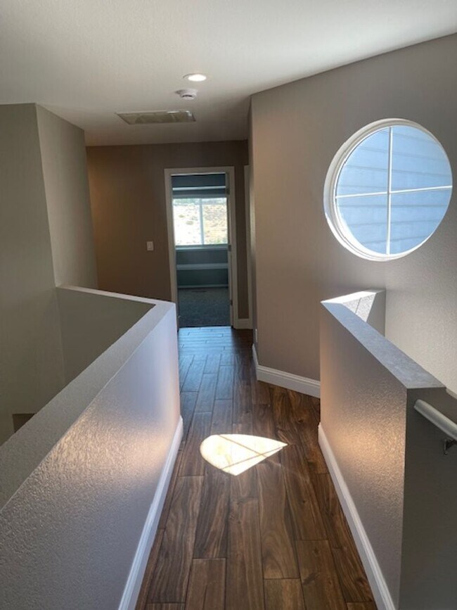 Building Photo - COMING SOON! Beautiful Home with Stunning ...