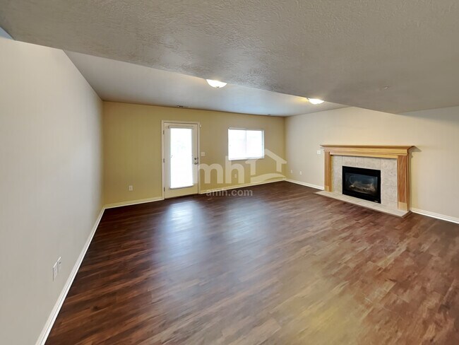 Building Photo - 917 Longleaf Dr