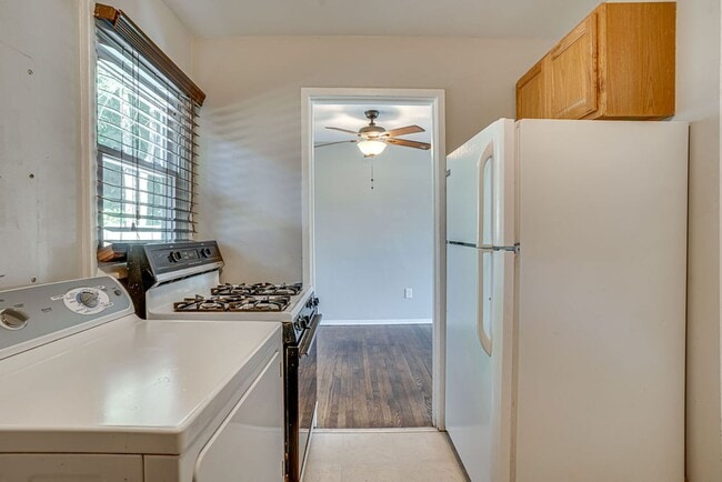Building Photo - Location, Location, Location! Charming 3 b...
